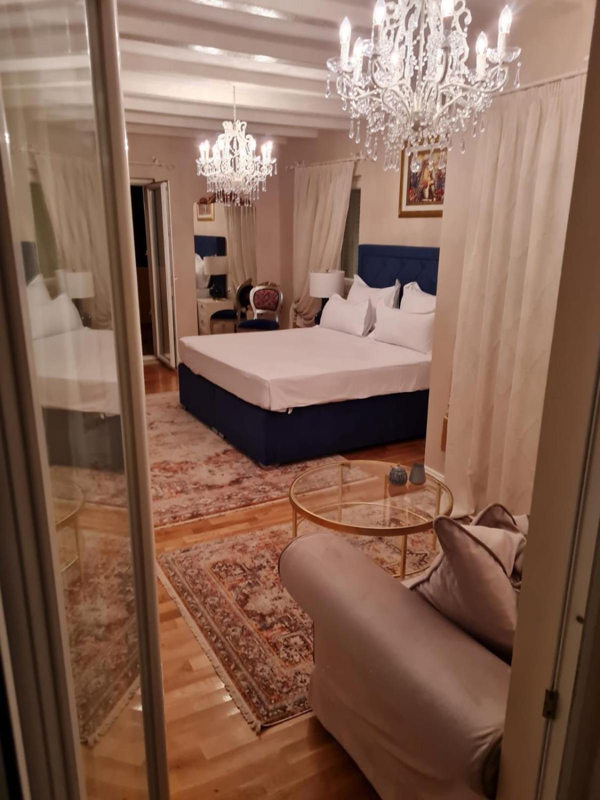 San Mihael Luxury Rooms 1 Dugopolje Oda fotoğraf
